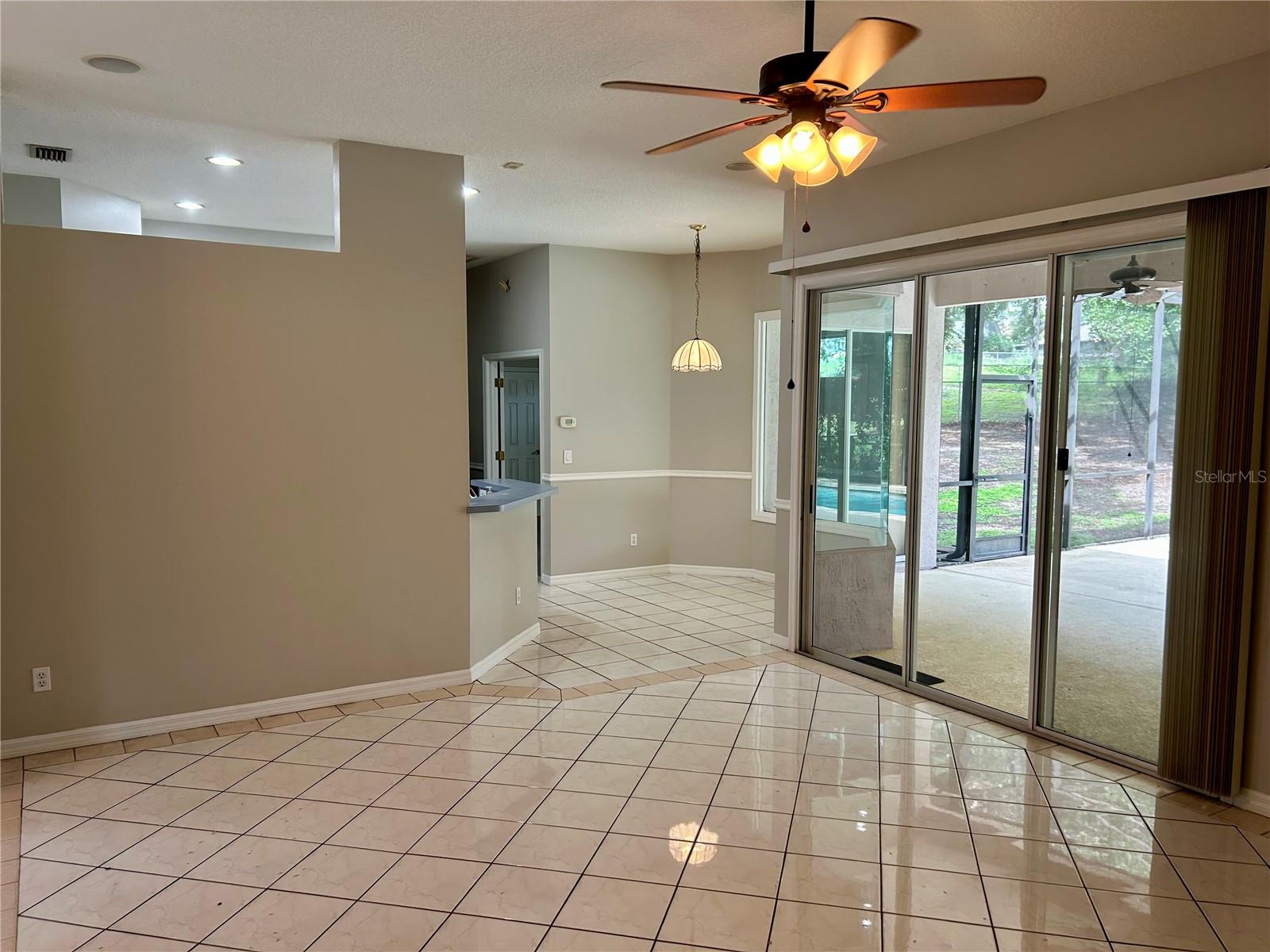 Image 15 of 44 For 10433 Lake Hill Drive