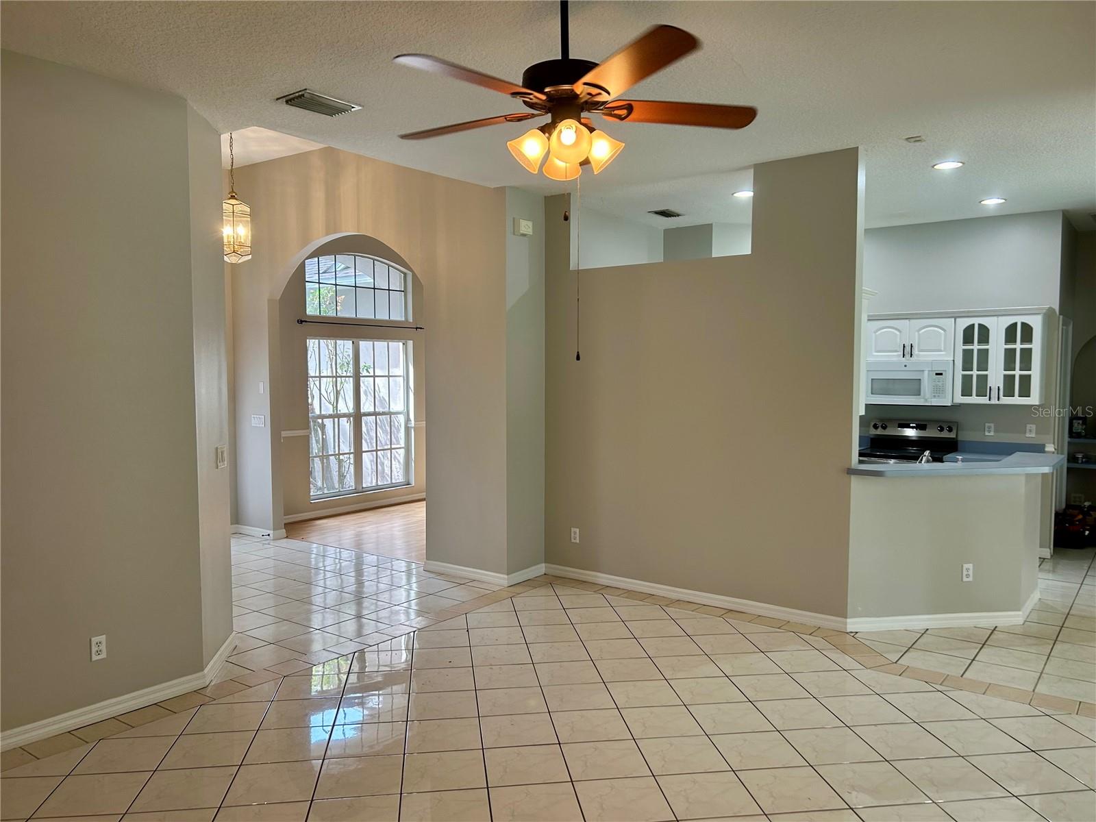 Image 16 of 44 For 10433 Lake Hill Drive