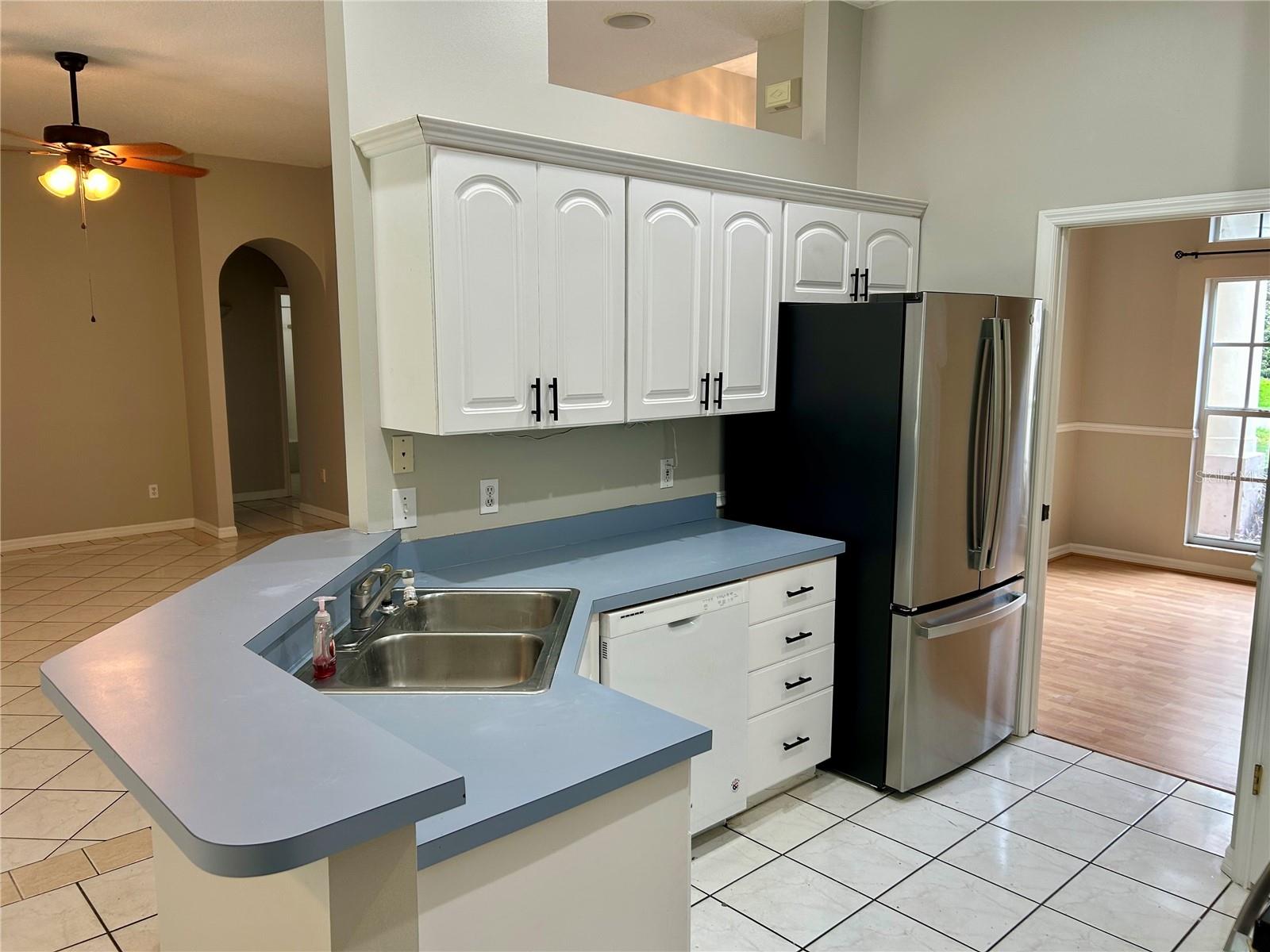 Image 18 of 44 For 10433 Lake Hill Drive