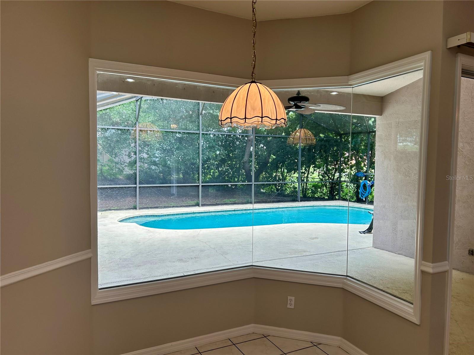 Image 21 of 44 For 10433 Lake Hill Drive