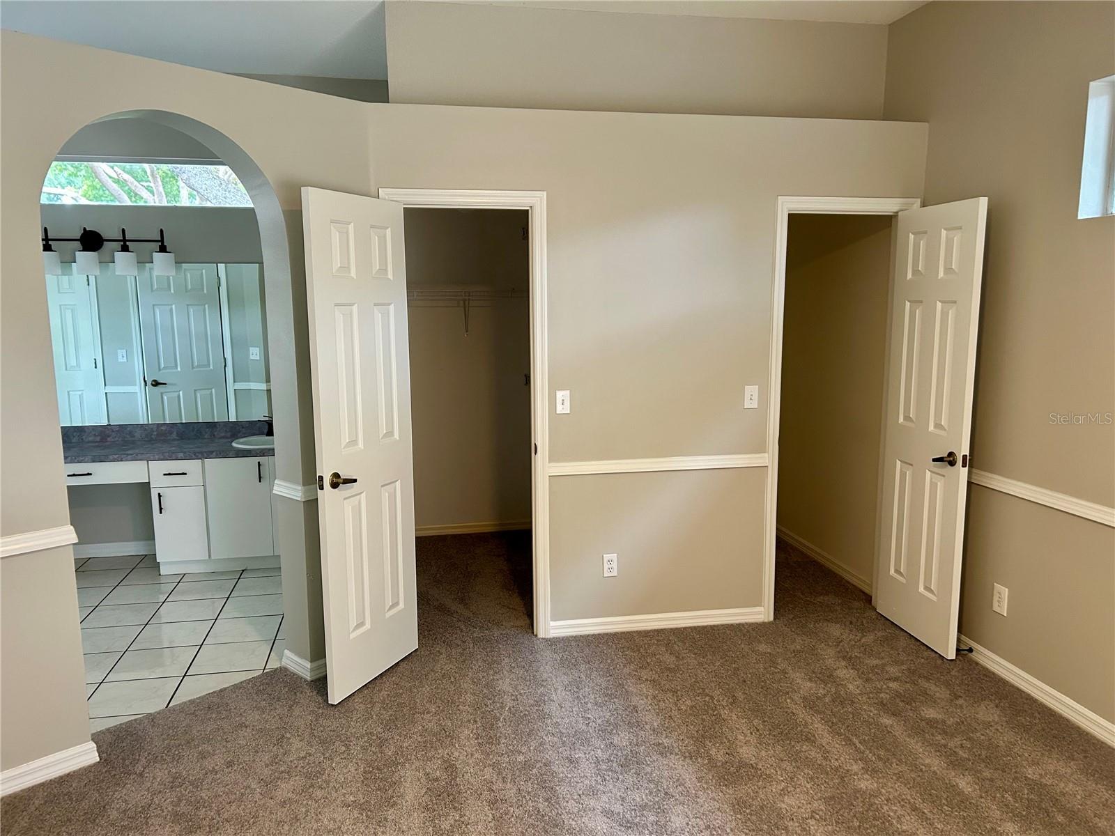 Image 24 of 44 For 10433 Lake Hill Drive