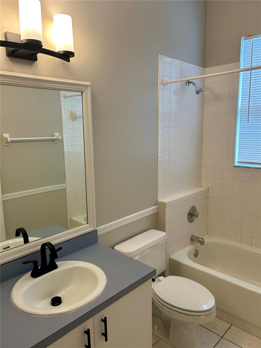 Image 31 of 44 For 10433 Lake Hill Drive
