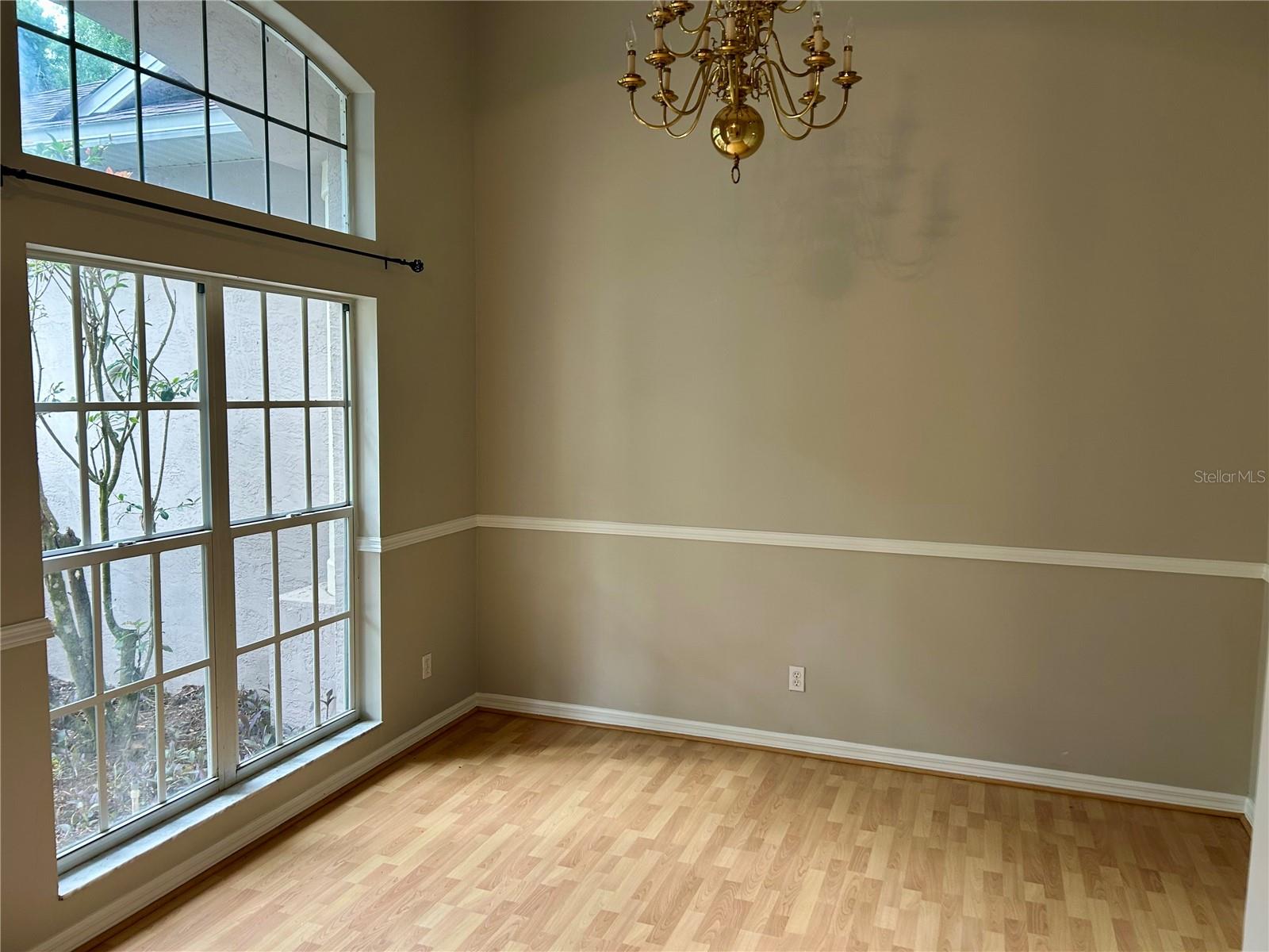 Image 9 of 44 For 10433 Lake Hill Drive