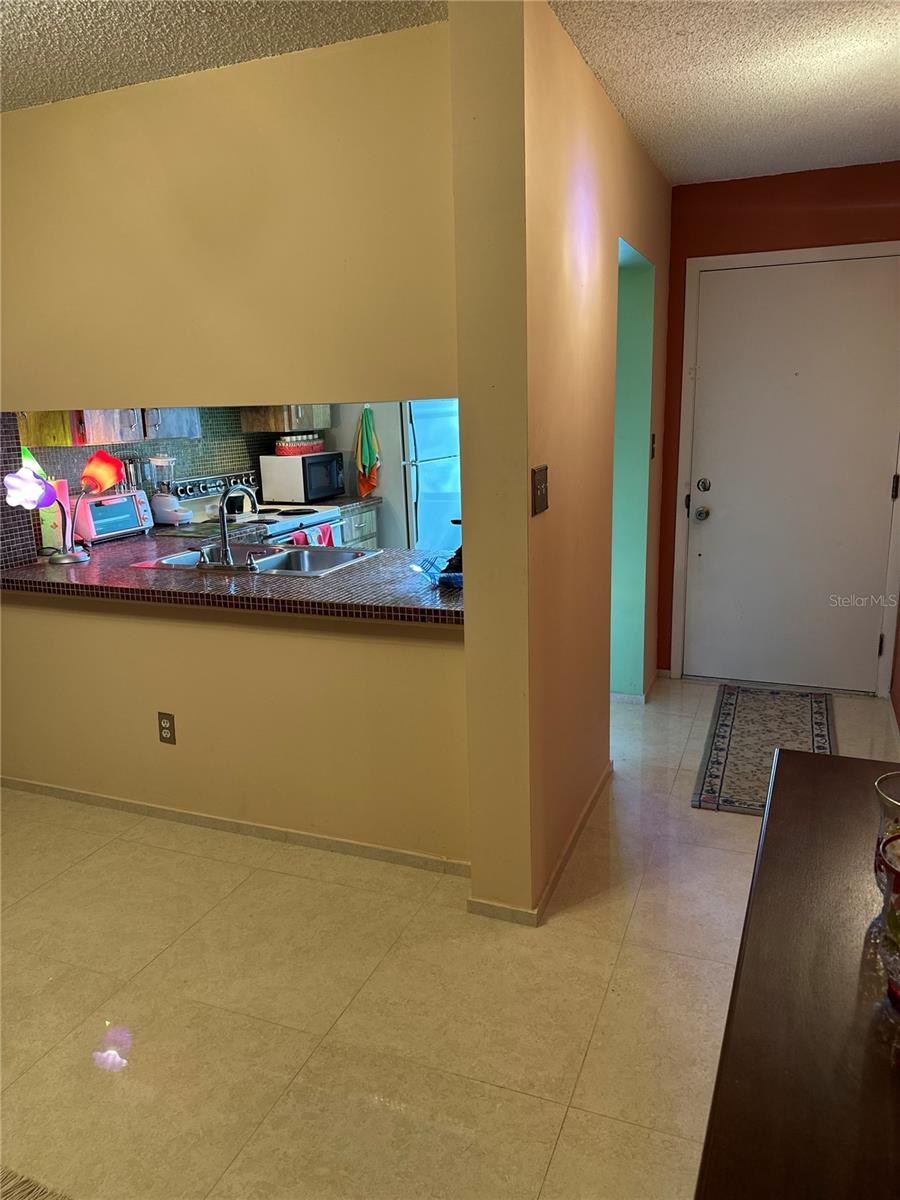 Image 5 of 26 For 3279 Westridge Boulevard 204