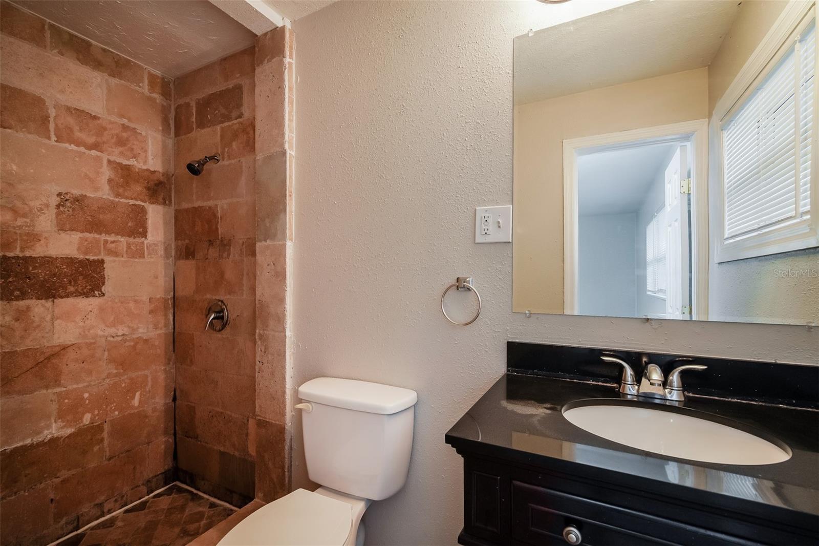 Image 10 of 16 For 924 Avenue T Se