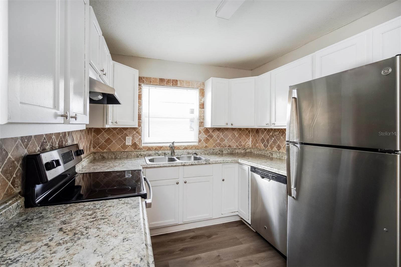 Image 6 of 16 For 924 Avenue T Se