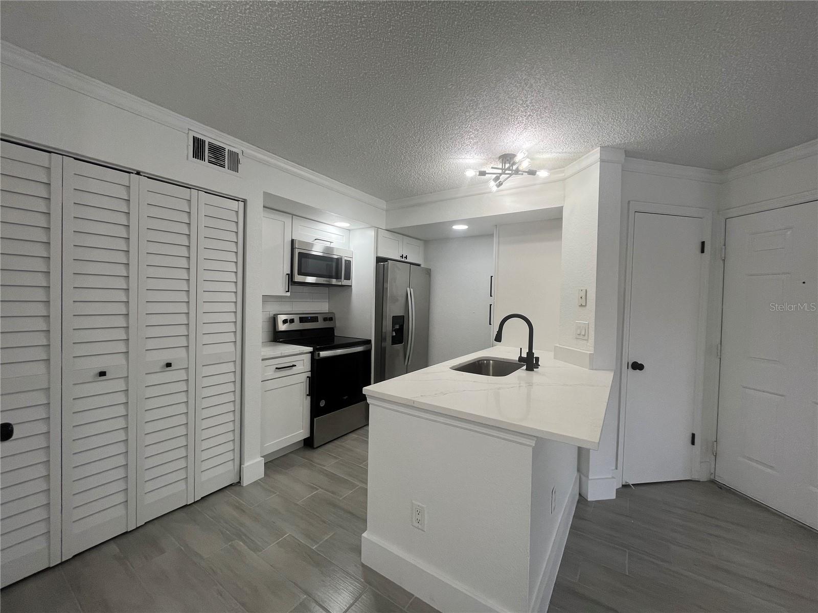Image 2 of 10 For 5773 Gatlin Avenue 614