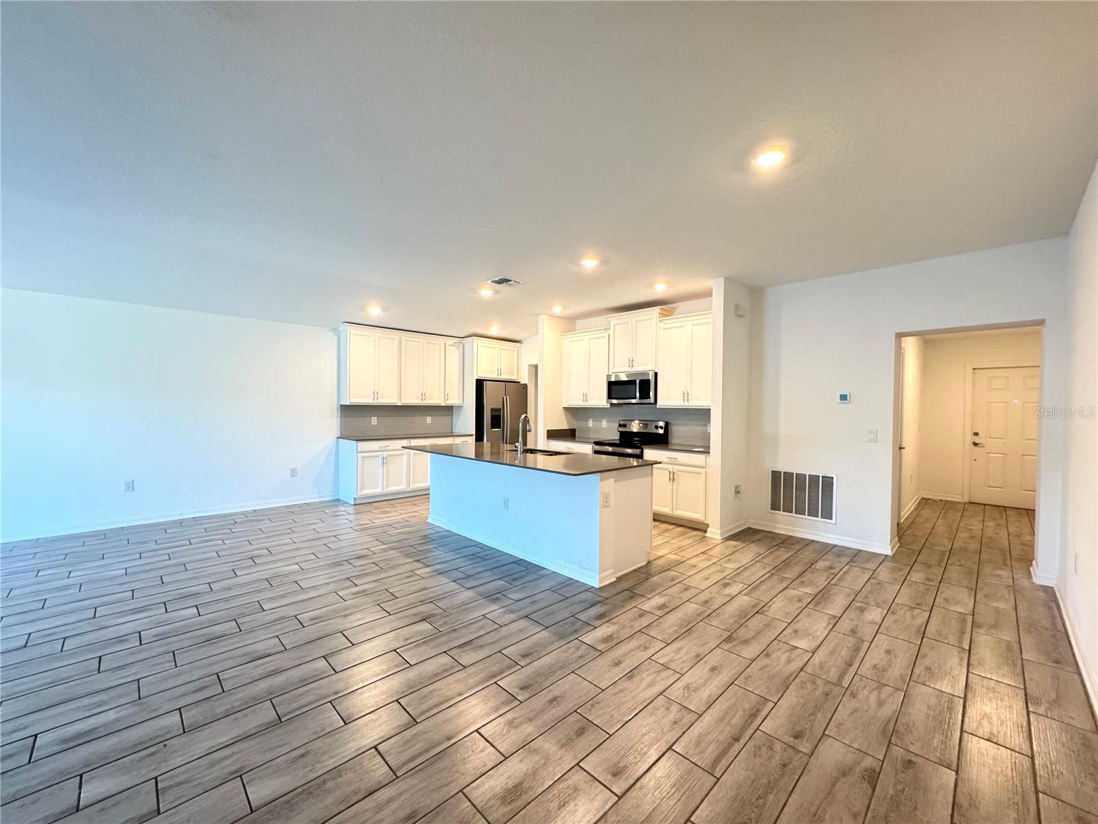Image 2 of 29 For 5442 Limestone Street
