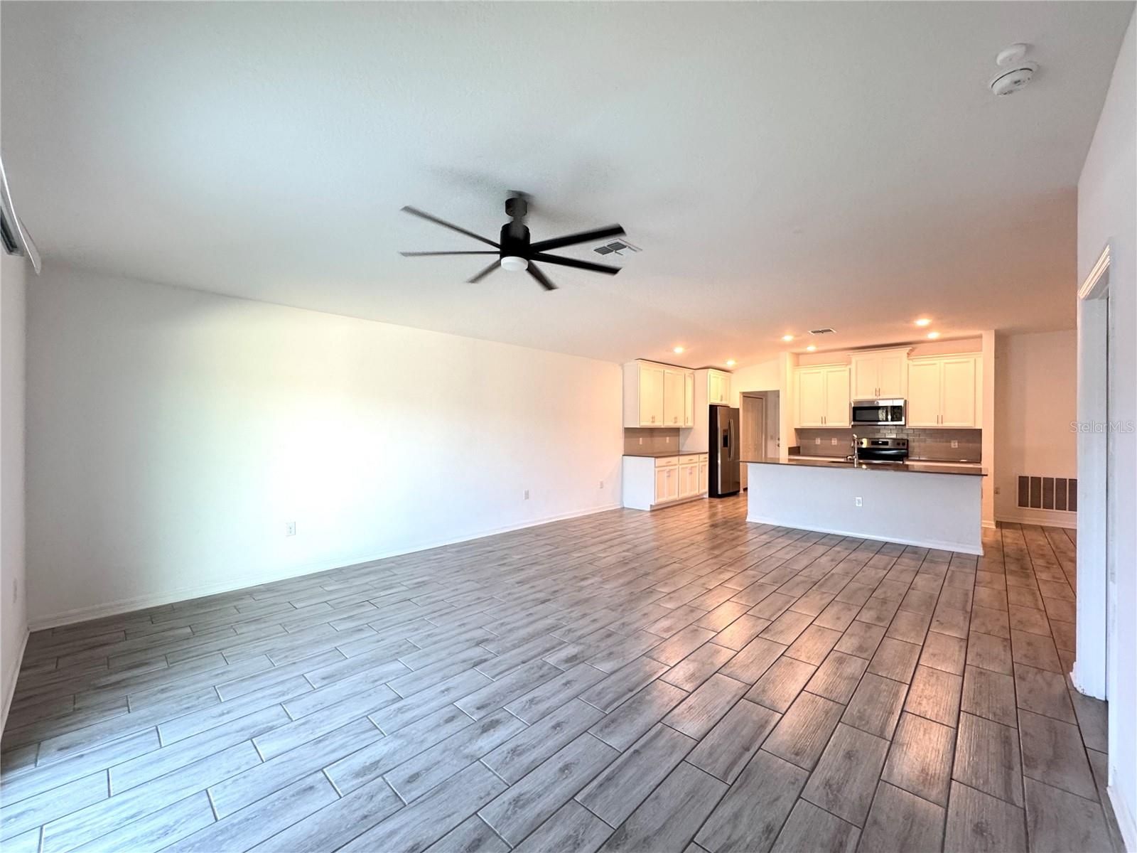 Image 3 of 29 For 5442 Limestone Street