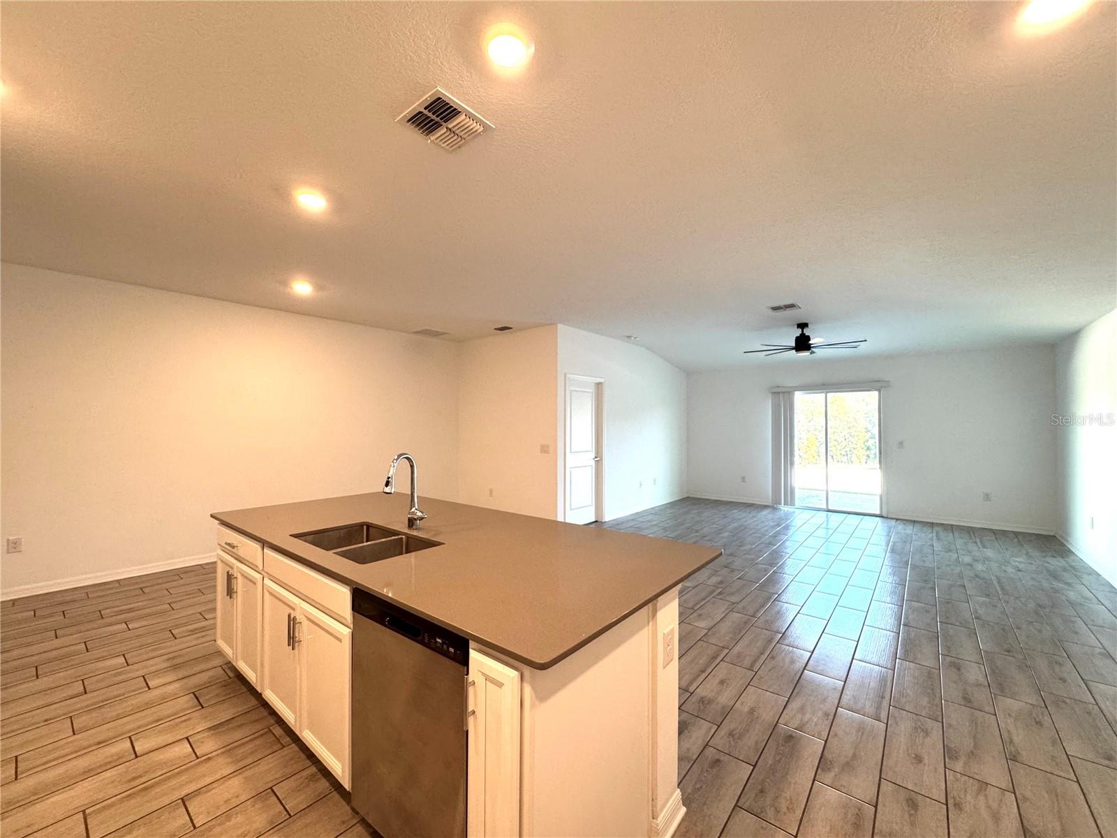 Image 7 of 29 For 5442 Limestone Street