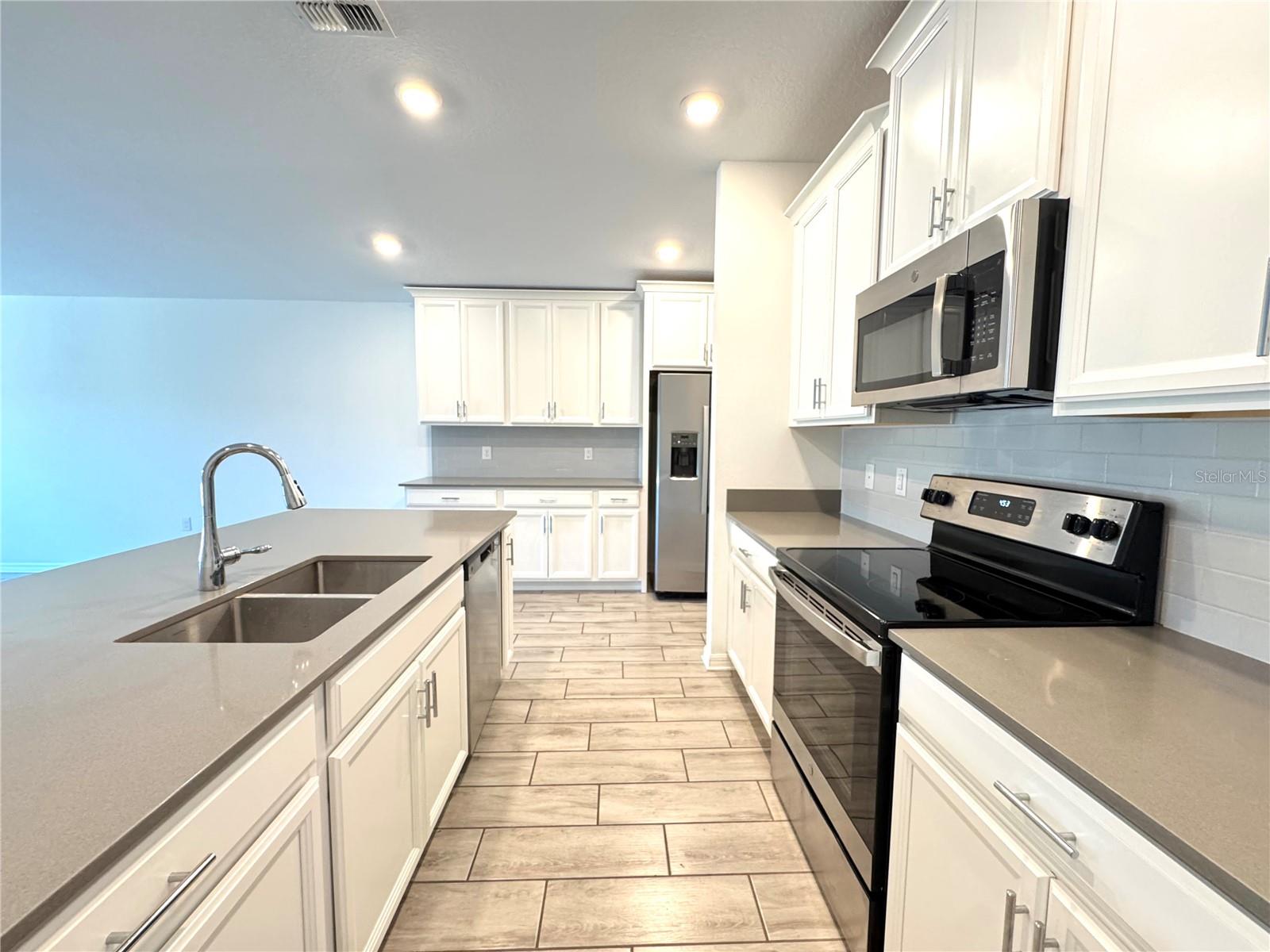 Image 8 of 29 For 5442 Limestone Street