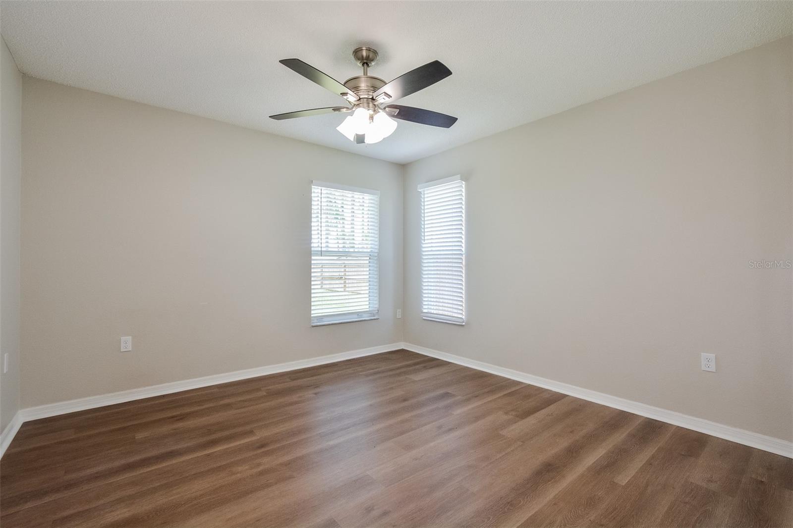 Image 12 of 16 For 548 Berkley Pointe Drive
