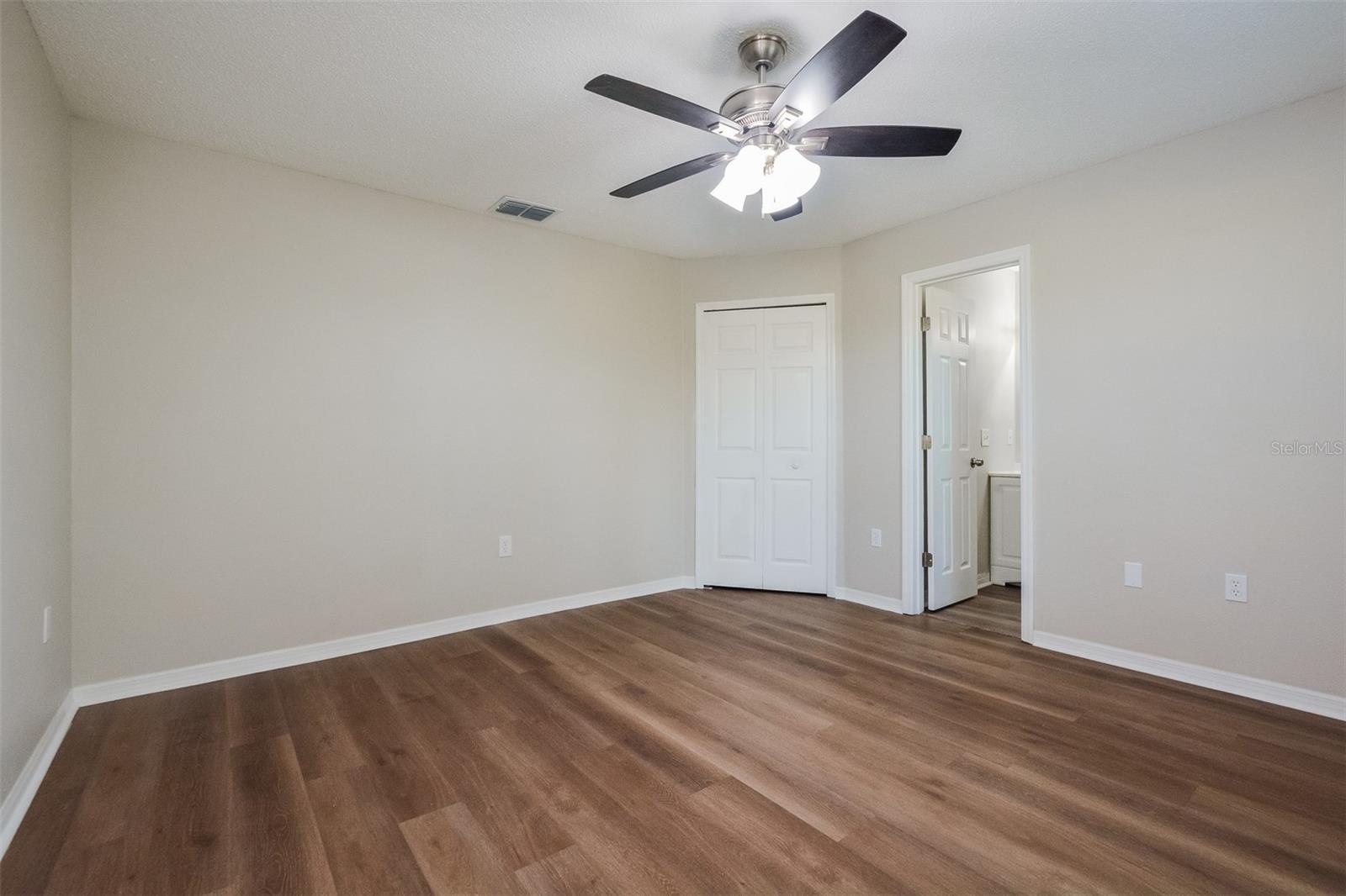 Image 7 of 16 For 548 Berkley Pointe Drive