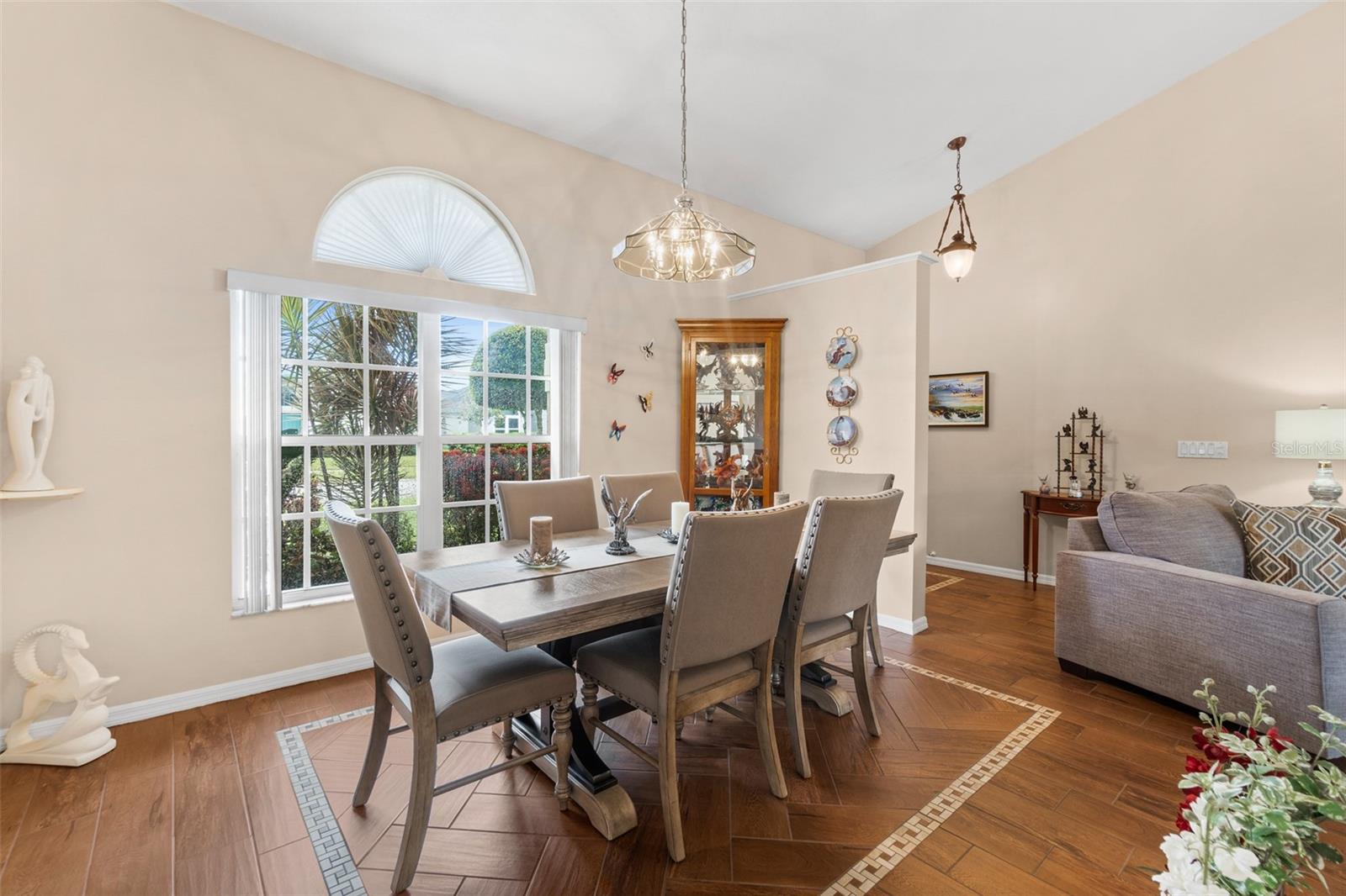 Image 14 of 41 For 4808 Springwater Circle