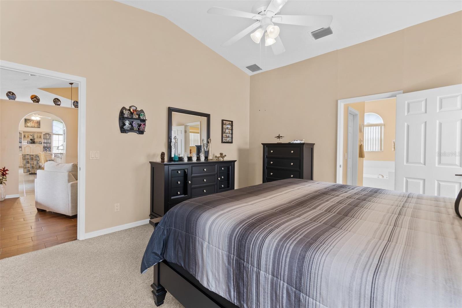 Image 18 of 41 For 4808 Springwater Circle