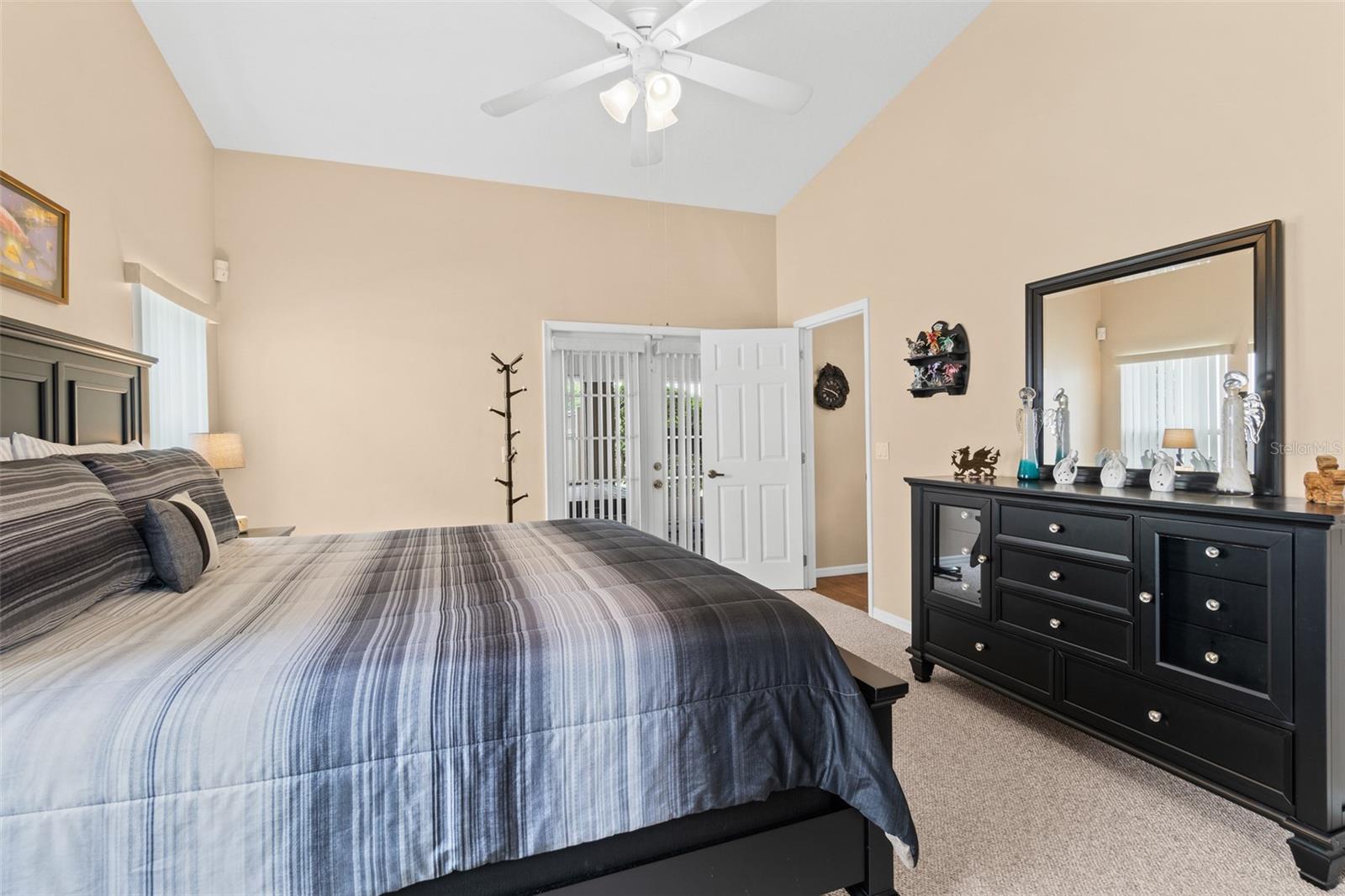 Image 19 of 41 For 4808 Springwater Circle