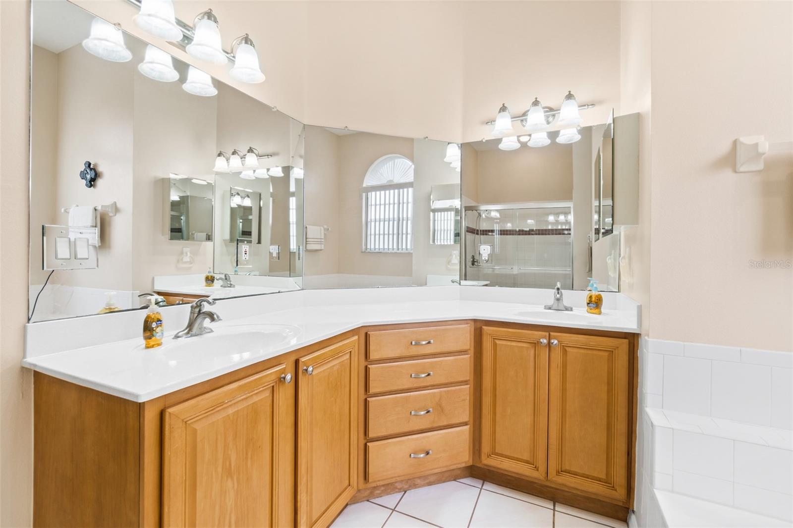 Image 20 of 41 For 4808 Springwater Circle