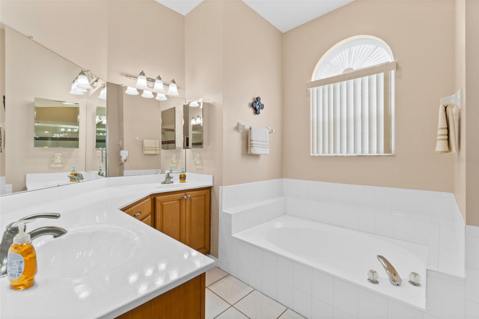 Image 21 of 41 For 4808 Springwater Circle