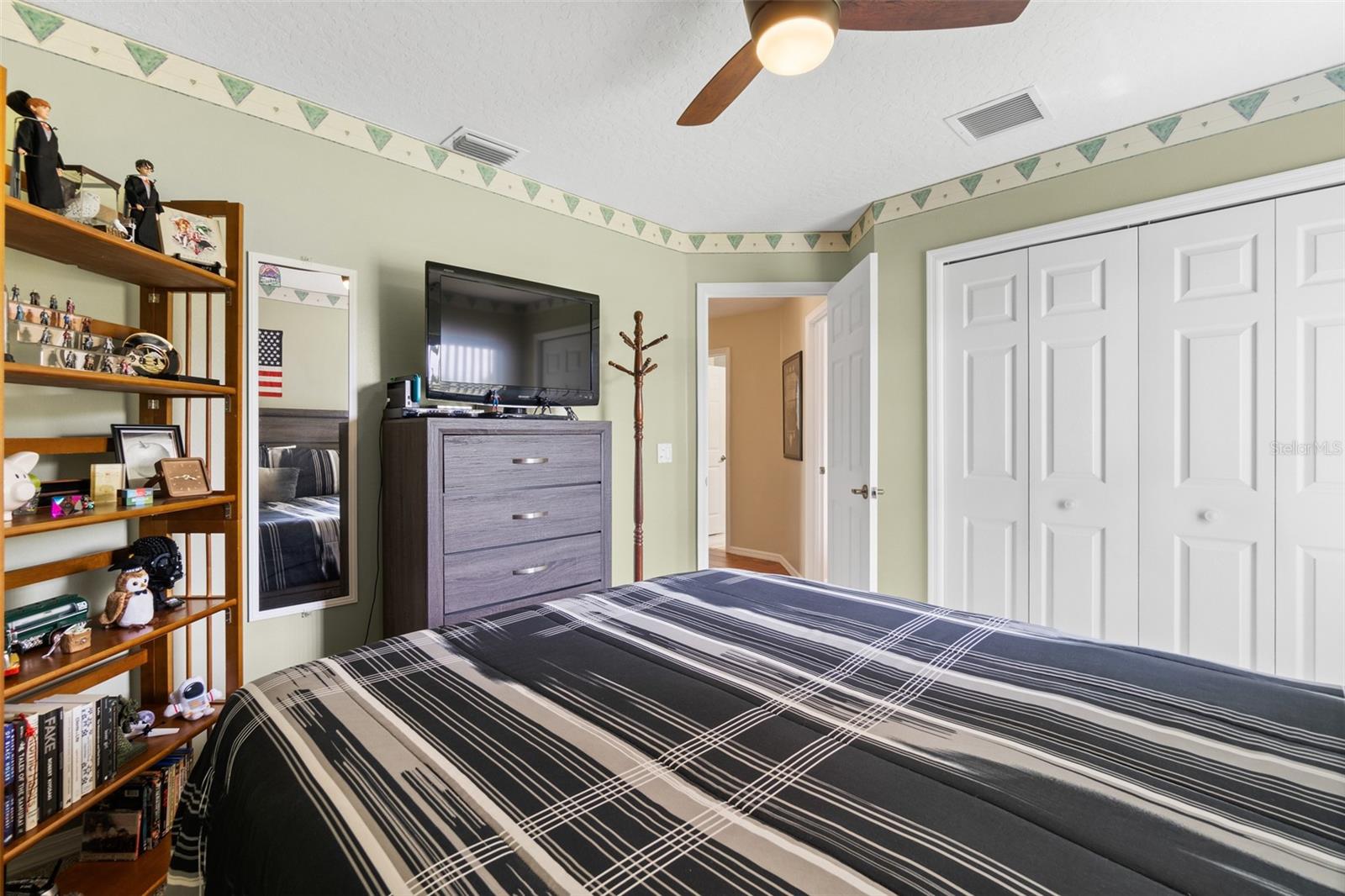 Image 26 of 41 For 4808 Springwater Circle