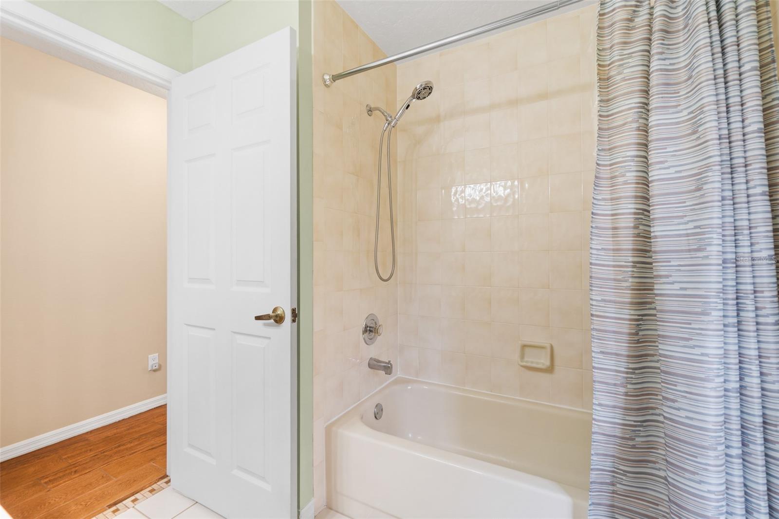 Image 28 of 41 For 4808 Springwater Circle