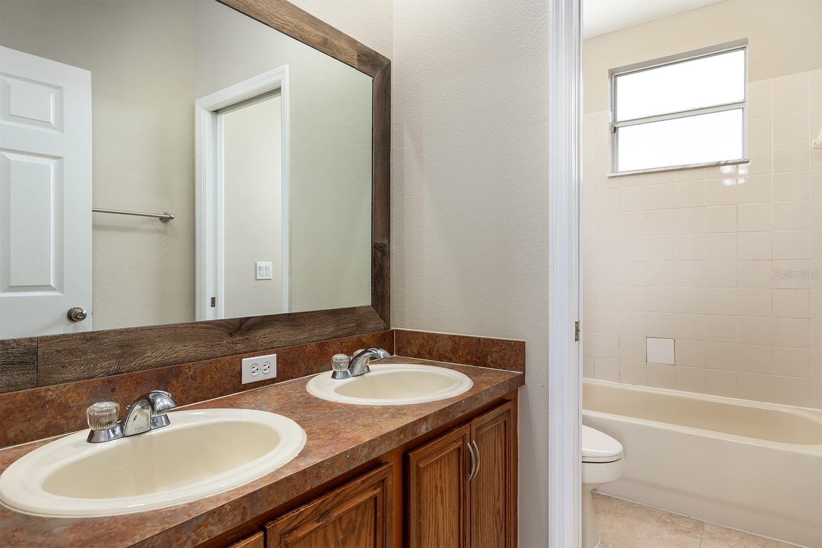 Image 17 of 26 For 14515 Huntcliff Park Way