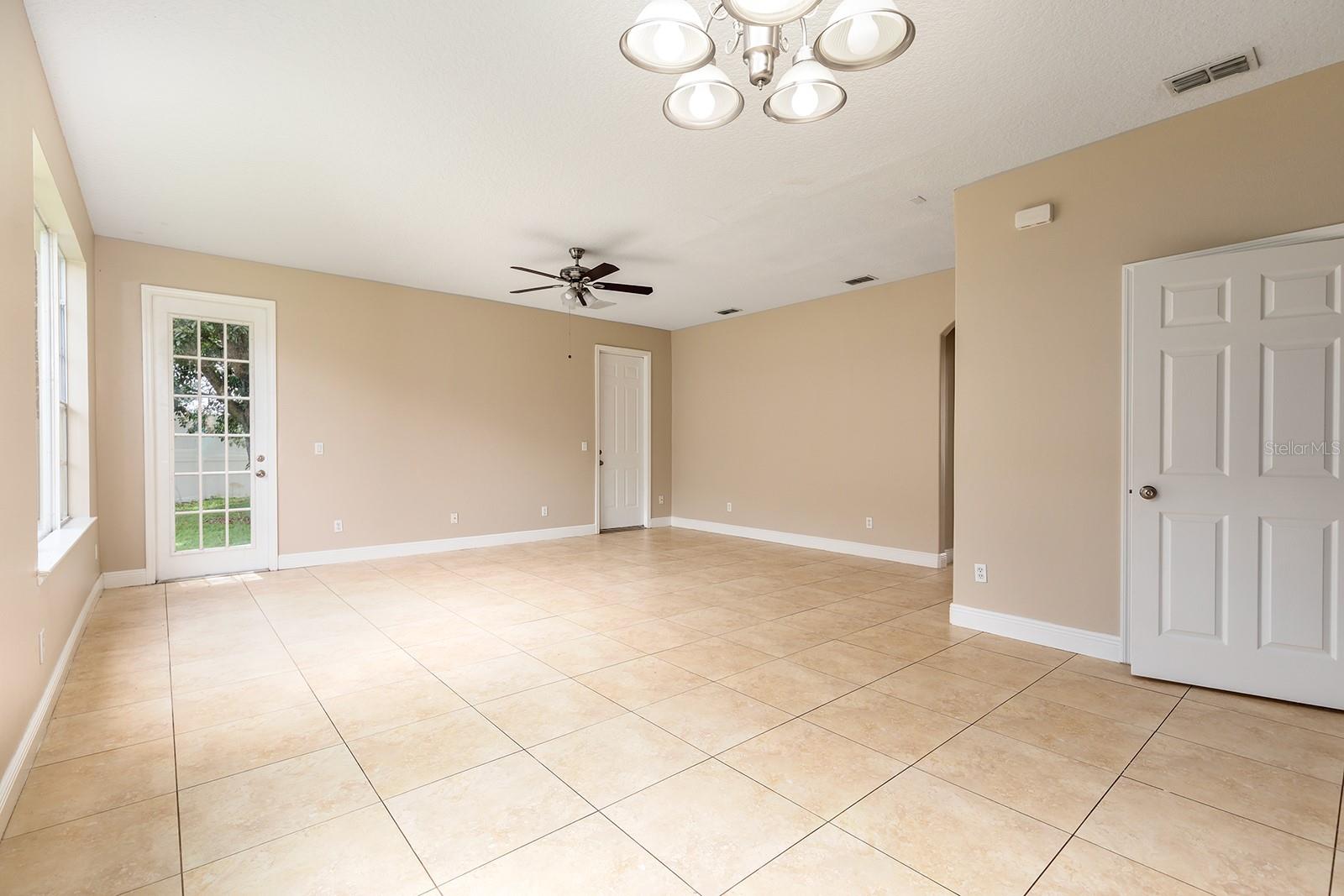 Image 7 of 26 For 14515 Huntcliff Park Way