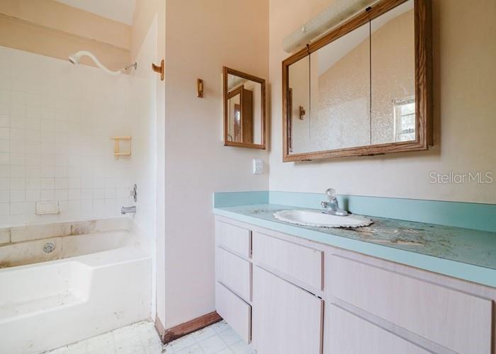 Image 17 of 19 For 6140 46th Avenue Road