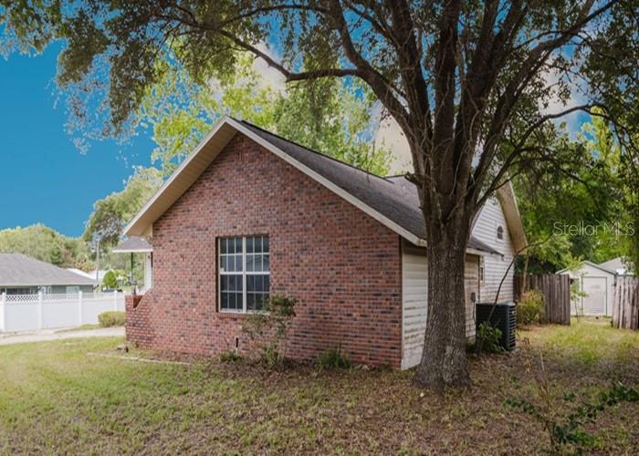 Image 3 of 19 For 6140 46th Avenue Road