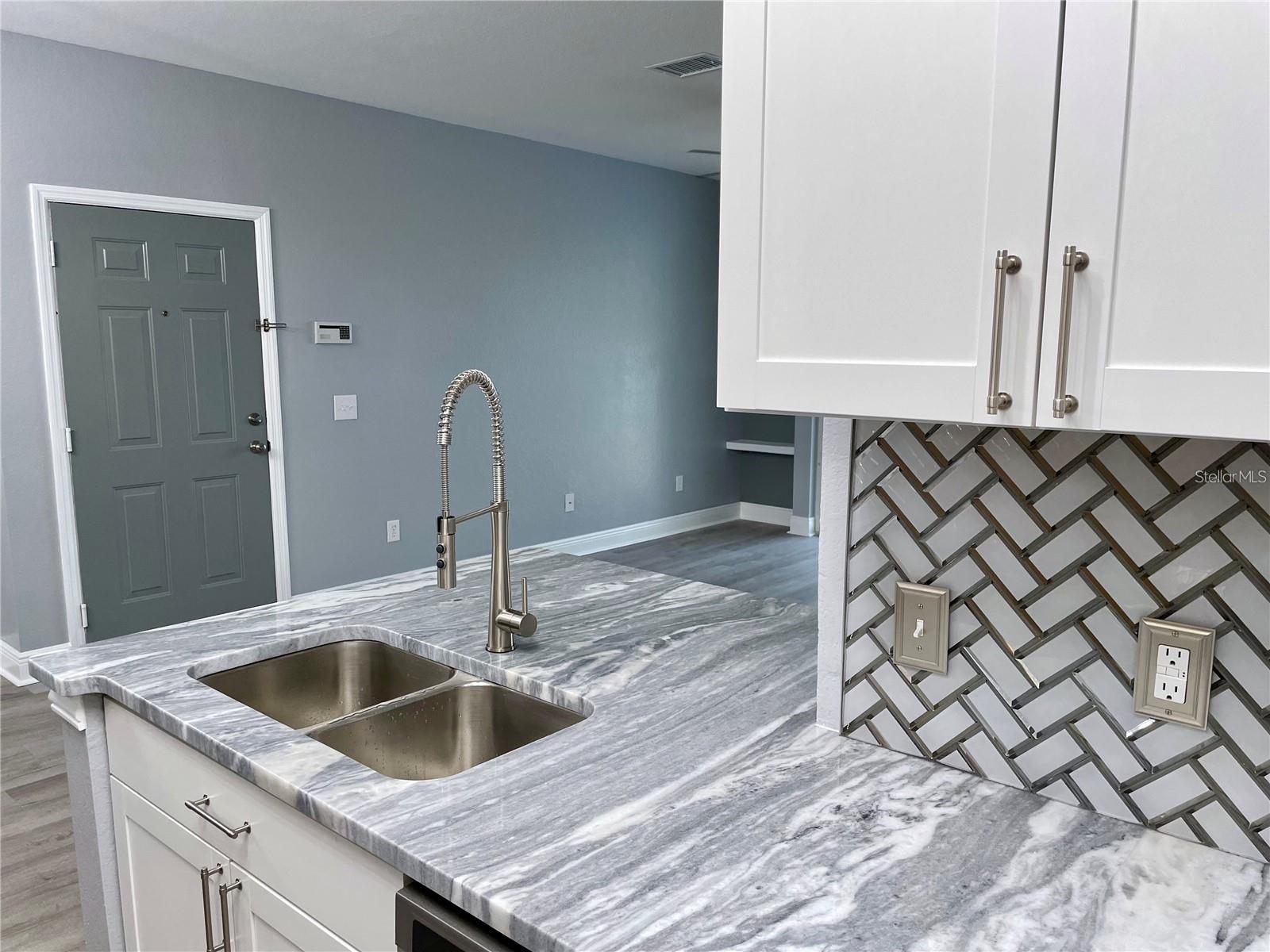 Image 5 of 18 For 2627 Maitland Crossing Way 204