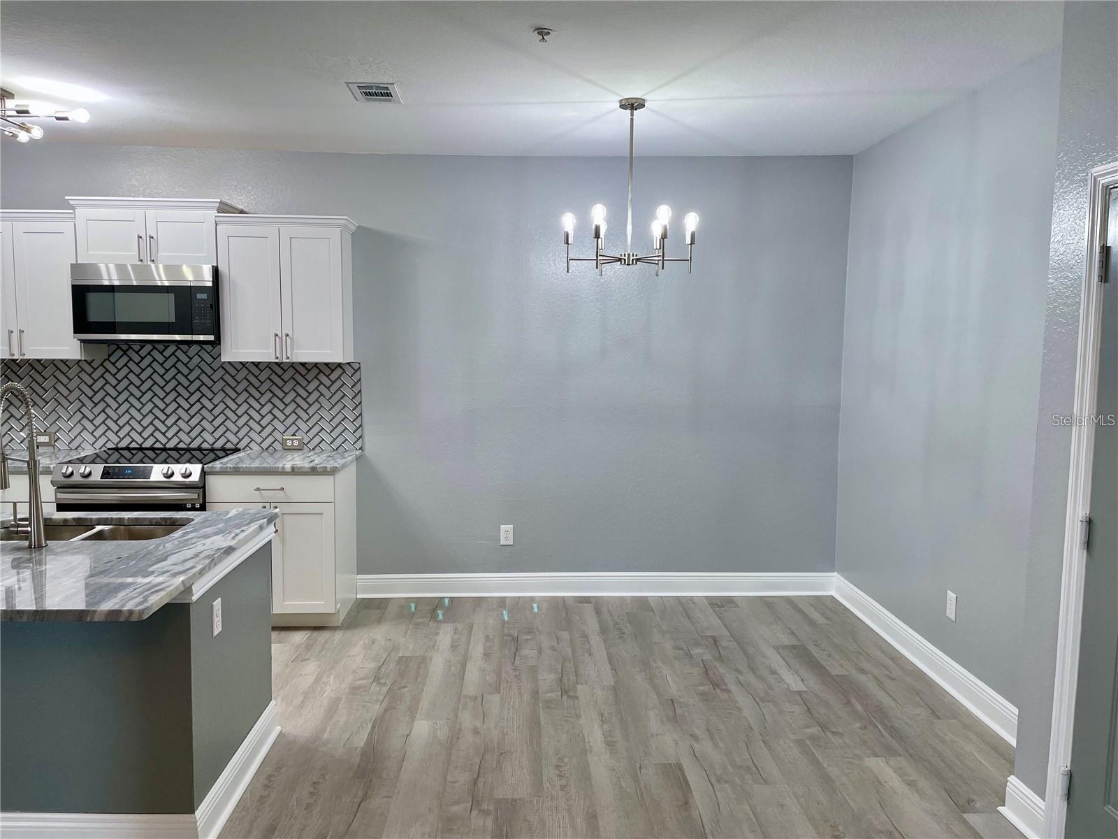 Image 7 of 18 For 2627 Maitland Crossing Way 204