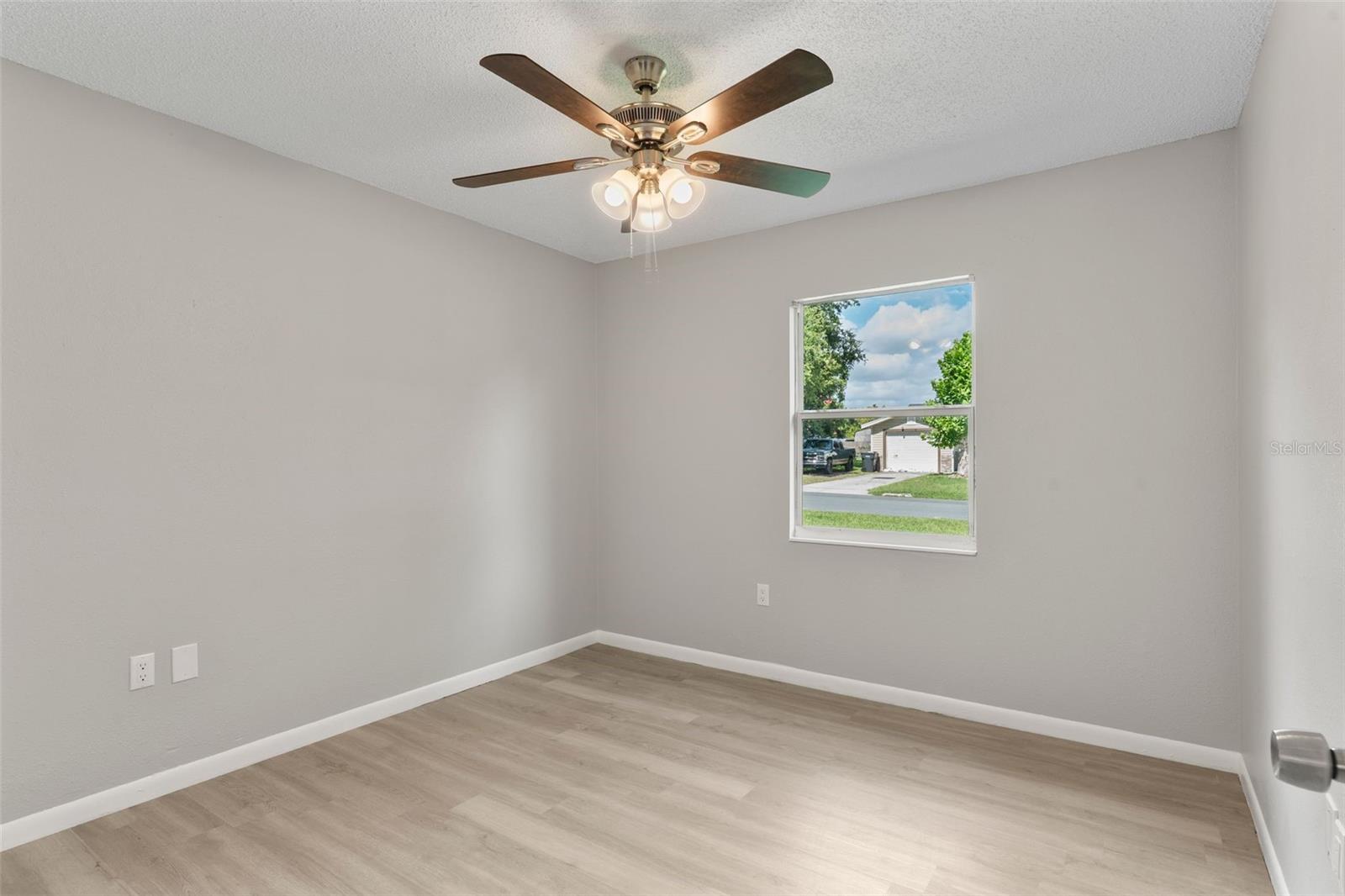 Image 16 of 23 For 5126 Idlewood Lane
