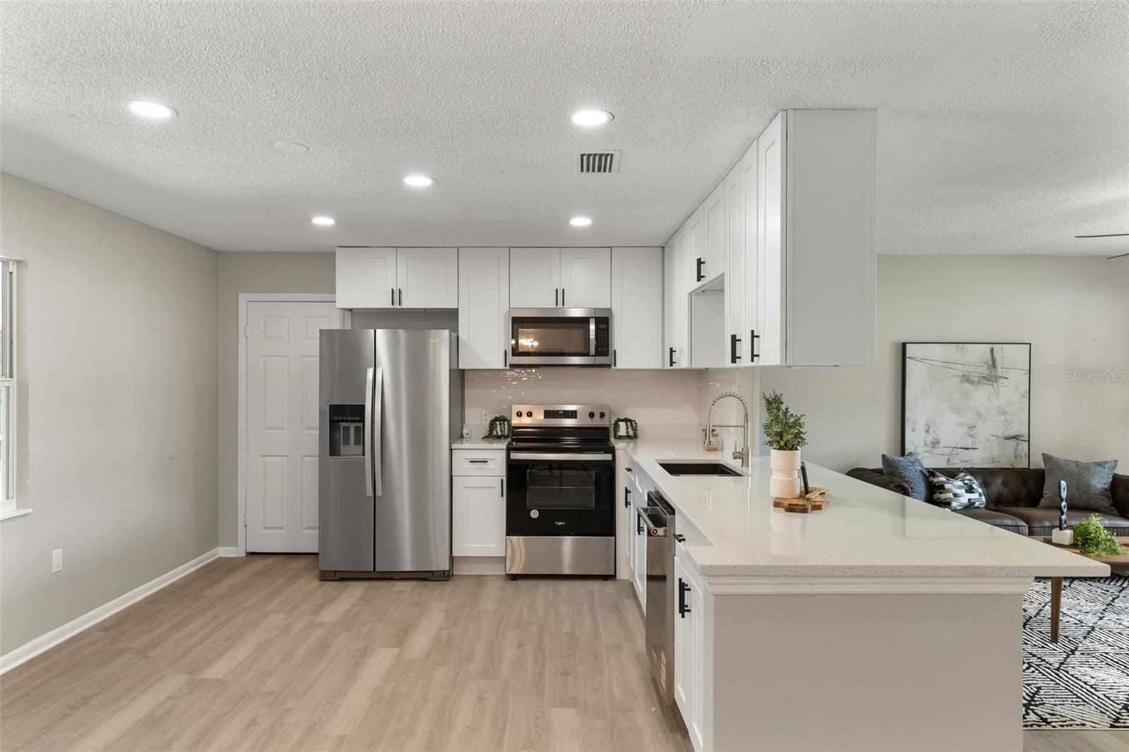 Image 3 of 23 For 5126 Idlewood Lane