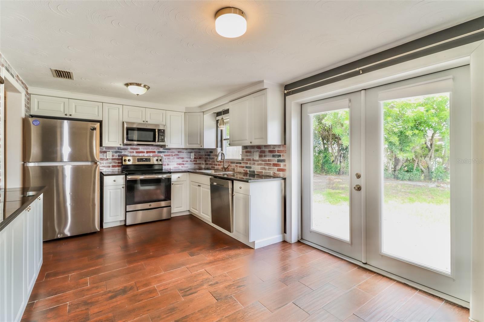 Image 7 of 16 For 3730 Sablewood Drive