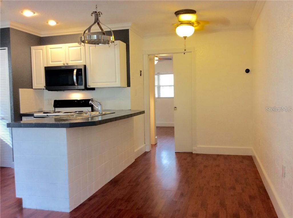 Image 10 of 18 For 719 Mount Vernon Street 5