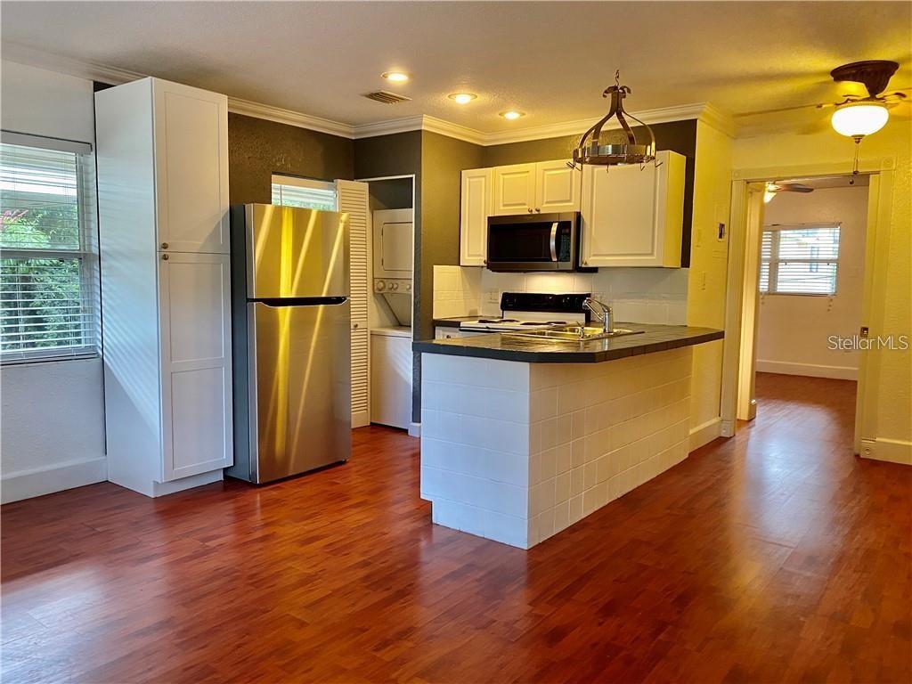 Image 5 of 18 For 719 Mount Vernon Street 5
