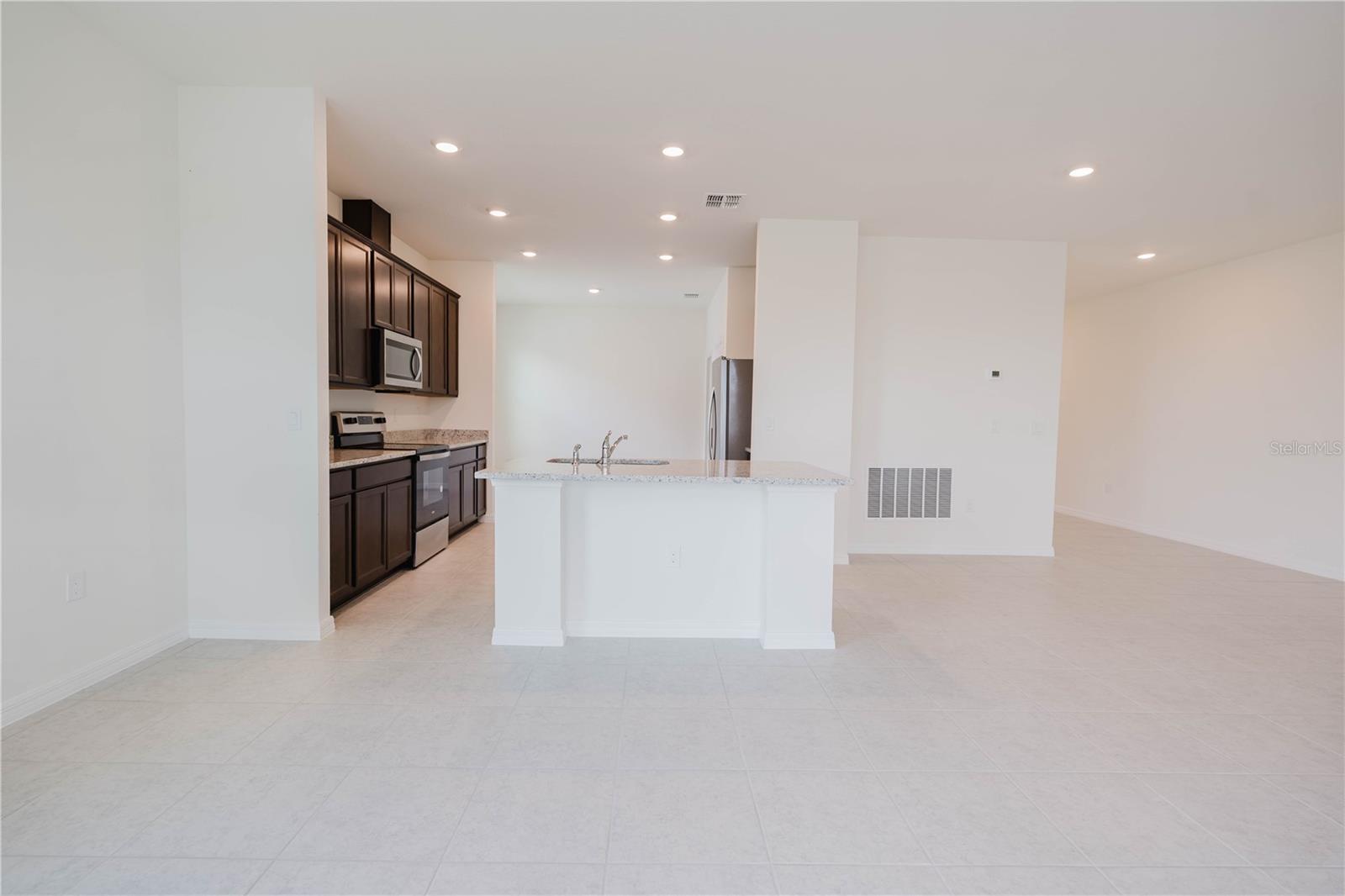 Image 6 of 34 For 2355 Selenia Street