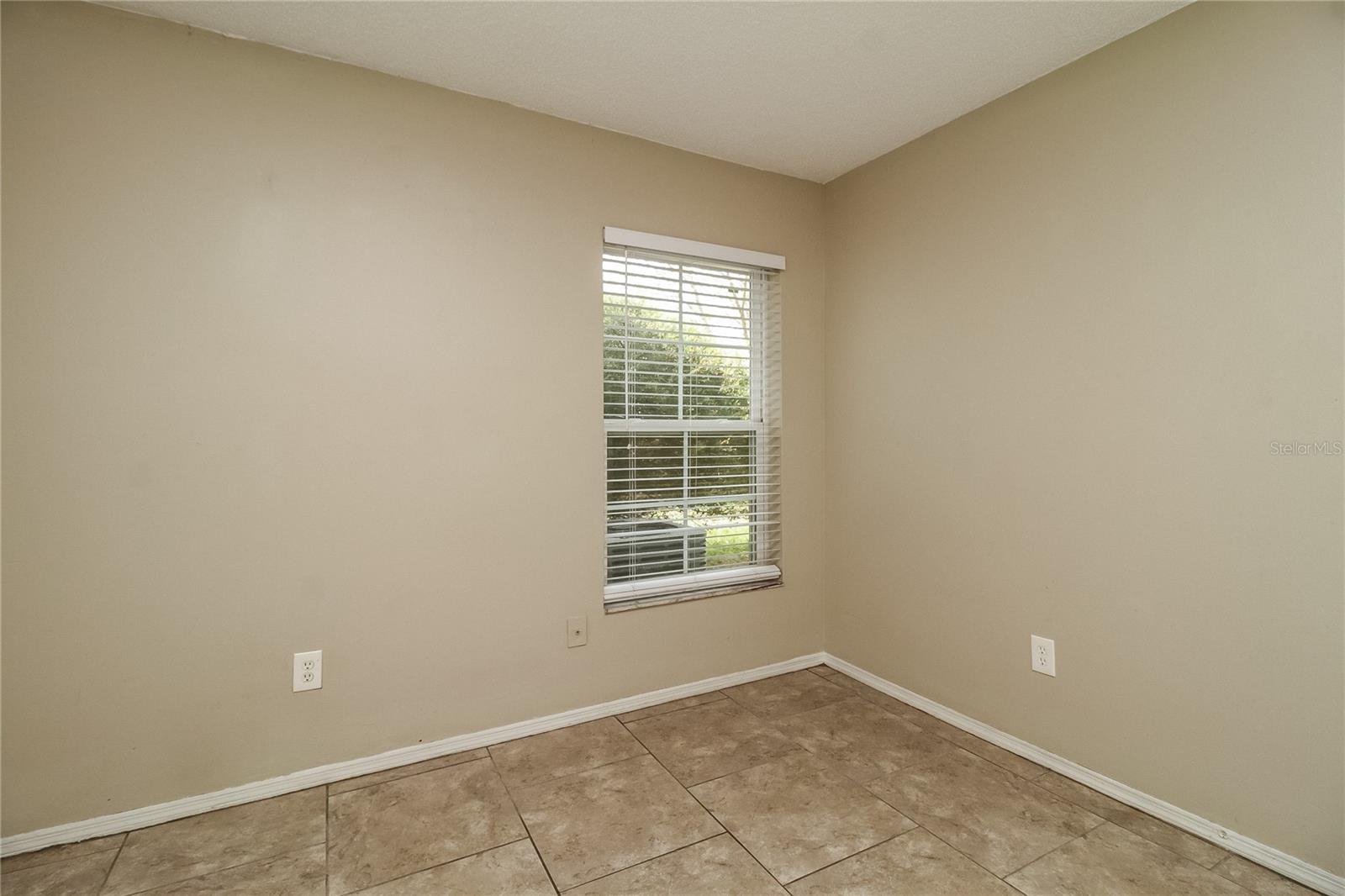 Image 13 of 16 For 313 Apopka Hills Circle