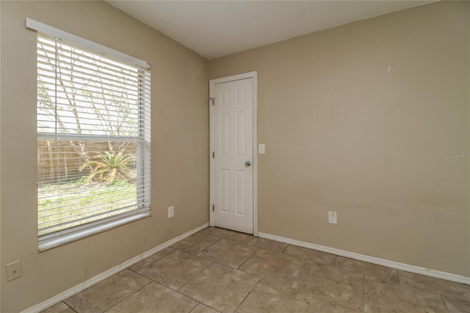 Image 14 of 16 For 313 Apopka Hills Circle
