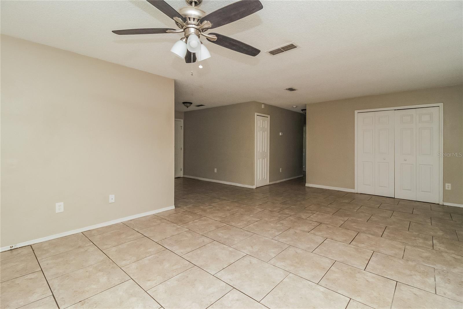 Image 4 of 16 For 313 Apopka Hills Circle