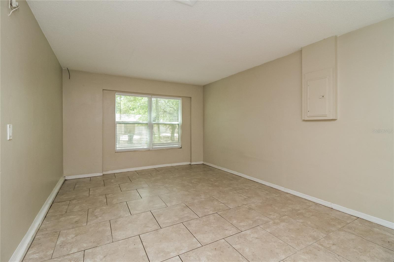 Image 8 of 16 For 313 Apopka Hills Circle