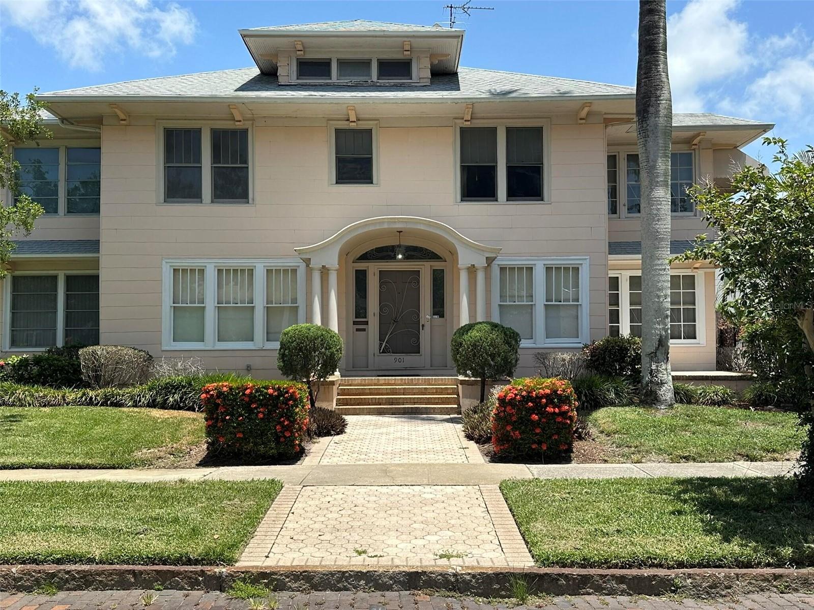 Details for 901 17th Avenue Ne, ST PETERSBURG, FL 33704