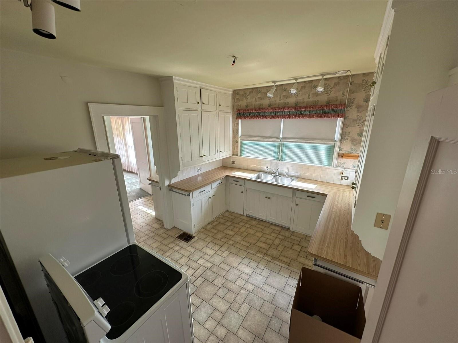 Image 13 of 31 For 901 17th Avenue Ne
