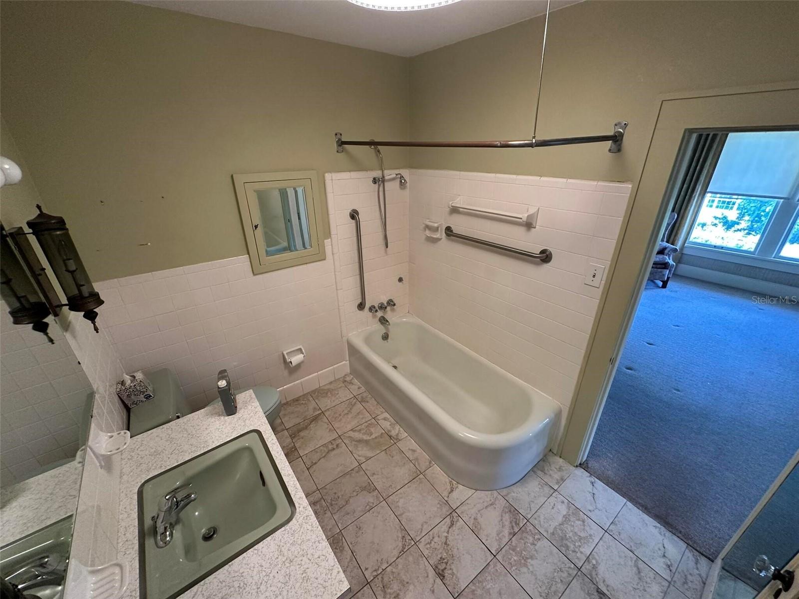 Image 22 of 31 For 901 17th Avenue Ne