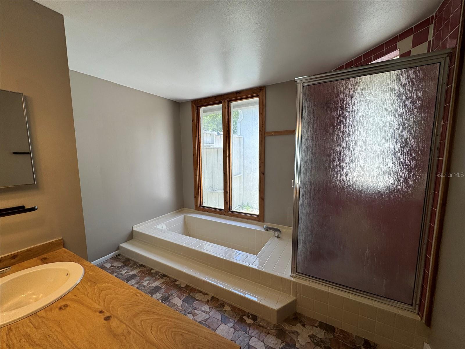 Image 11 of 26 For 107 Deerwood Avenue
