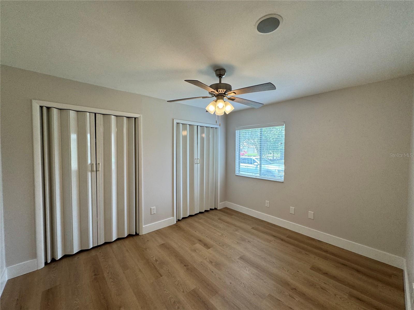 Image 14 of 26 For 107 Deerwood Avenue