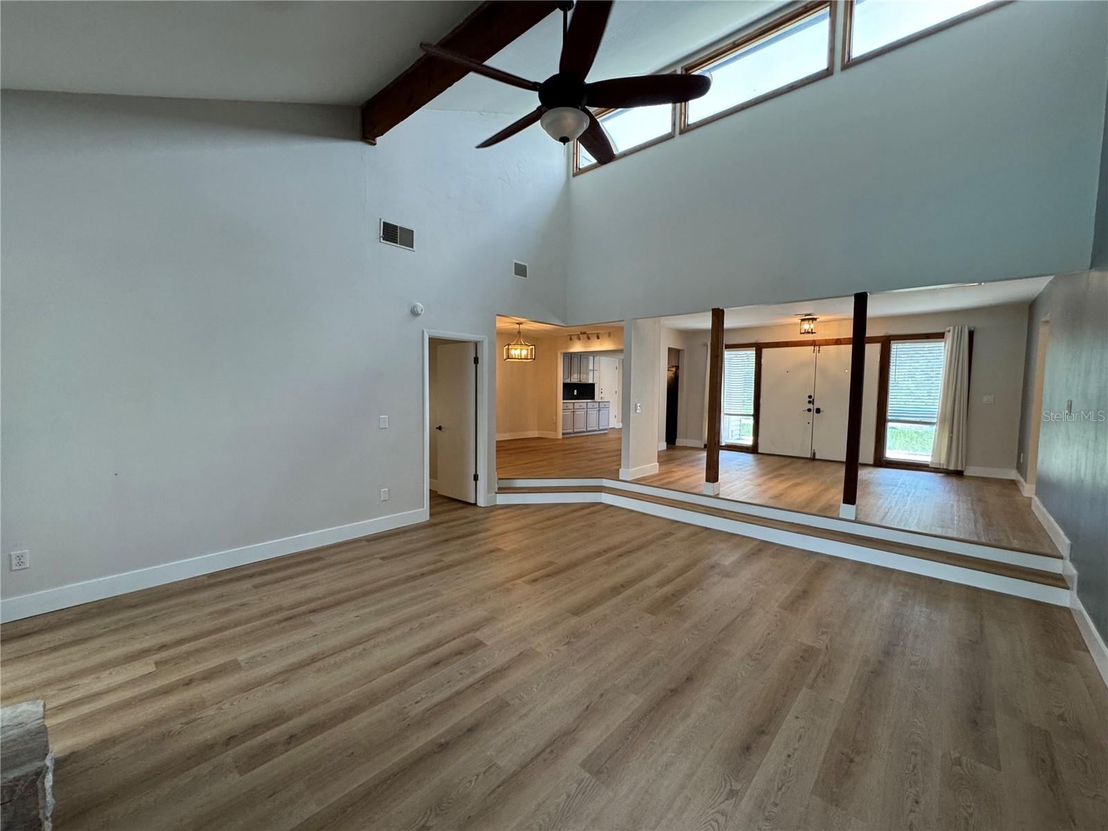 Image 7 of 26 For 107 Deerwood Avenue
