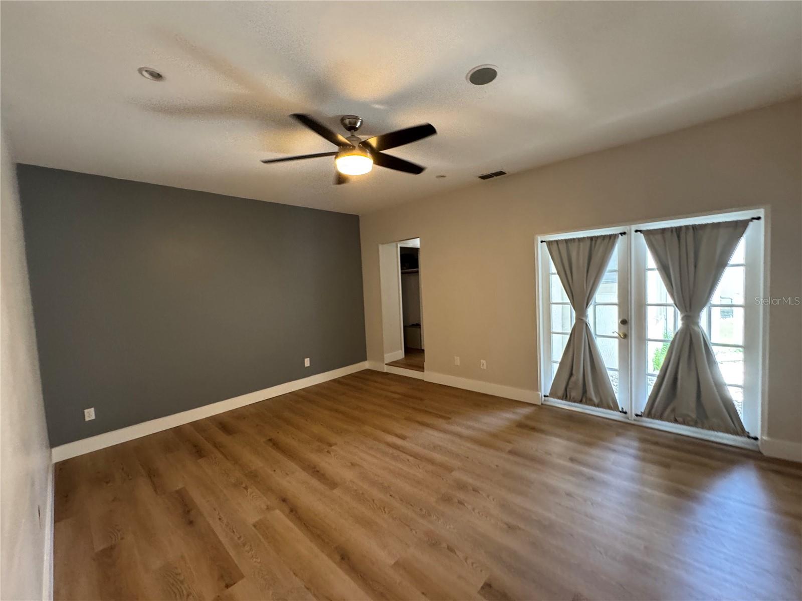 Image 8 of 26 For 107 Deerwood Avenue