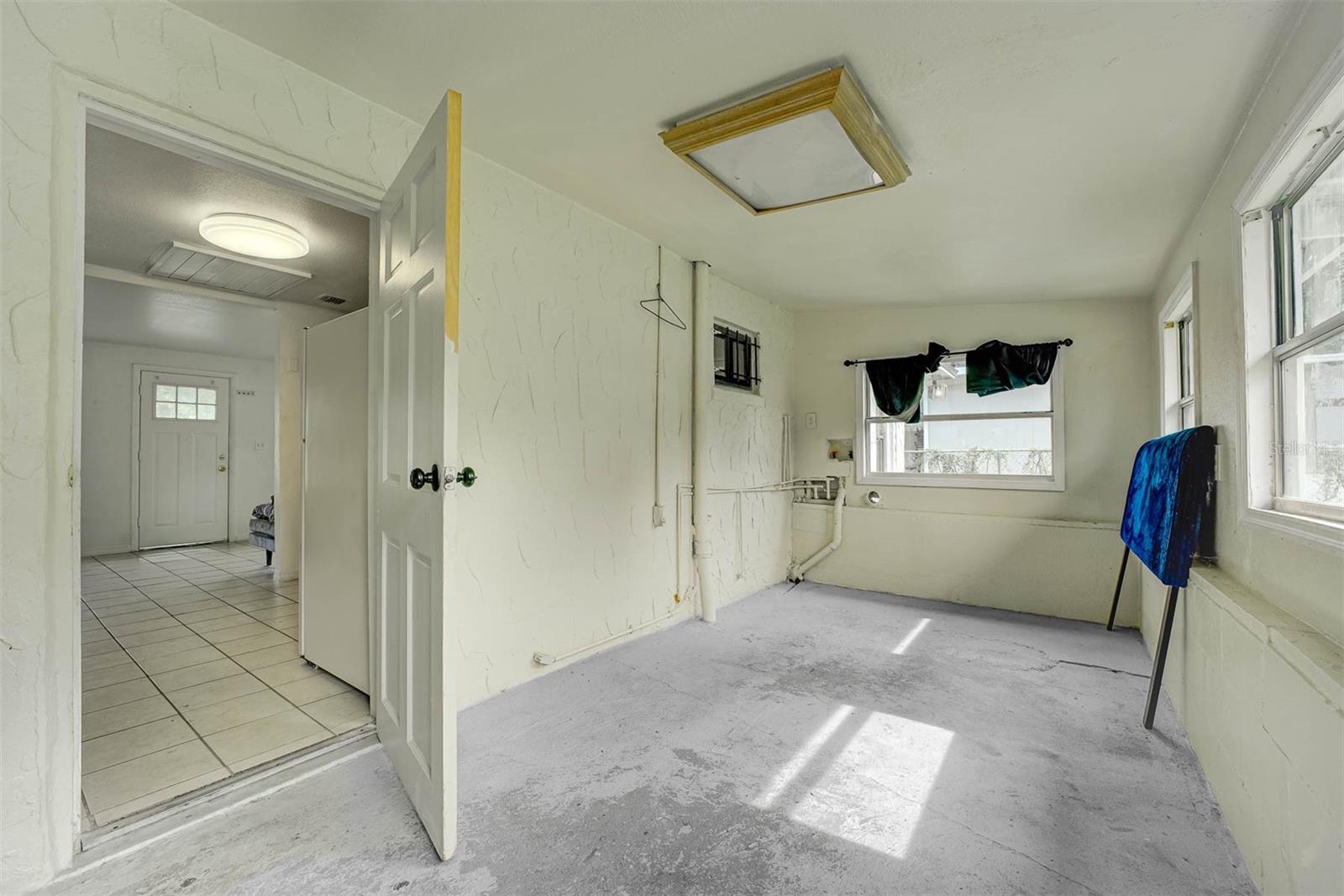 Image 11 of 25 For 1835 Wilton Avenue
