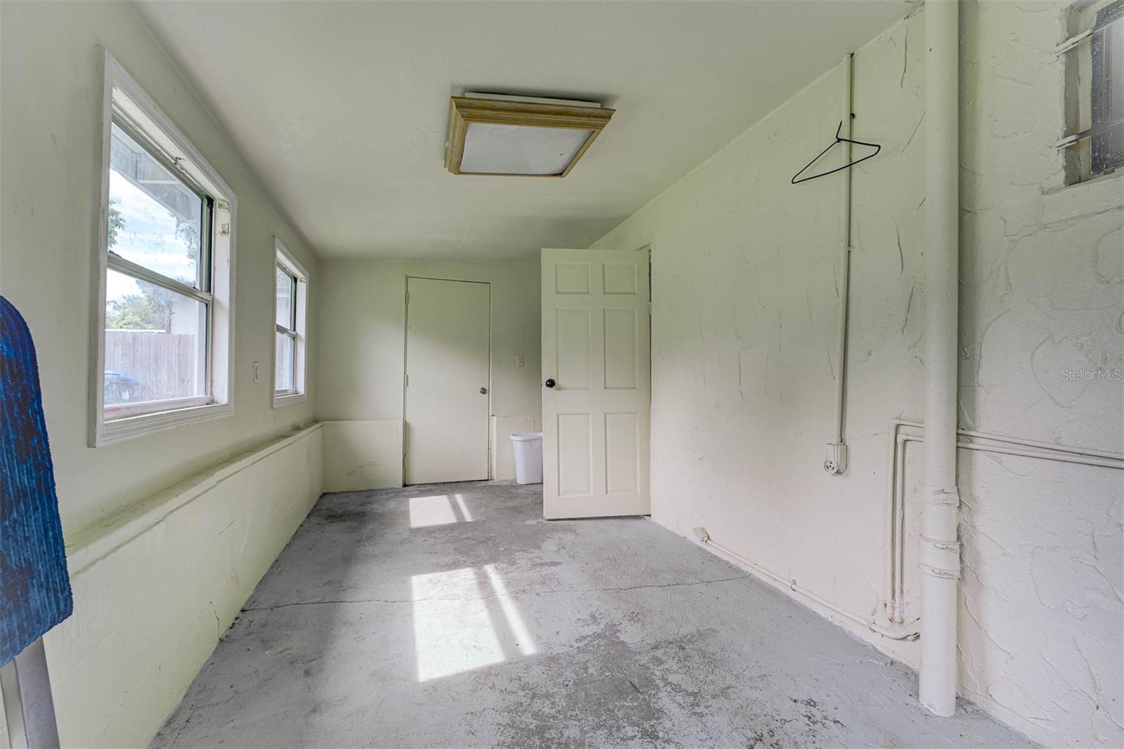 Image 12 of 25 For 1835 Wilton Avenue