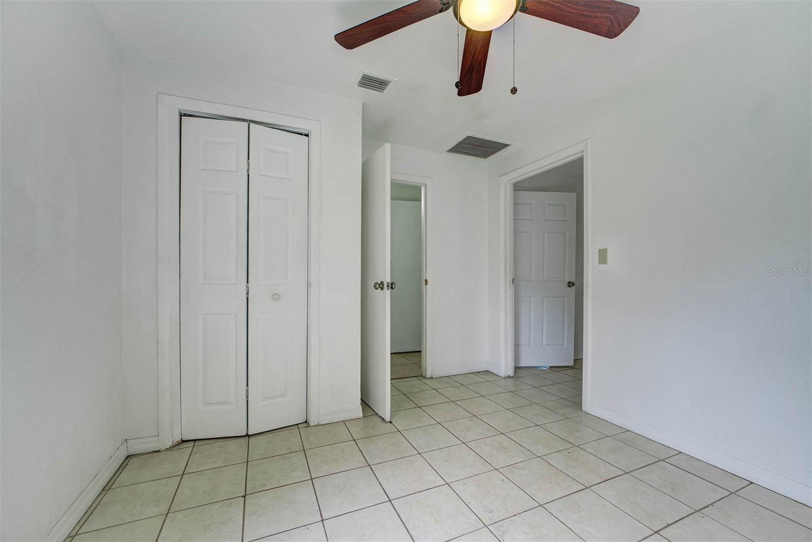 Image 17 of 25 For 1835 Wilton Avenue